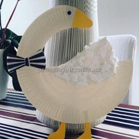 Make a cute goose from a paper plate – Recycled Crafts