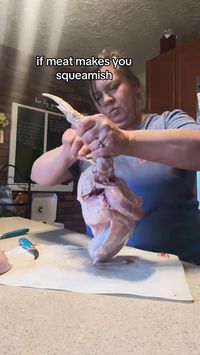 Cutting up your broilers can be daunting at forst but i promise its easy once you get the hang of it. This is one of our home grown broiler chickens and the meat is the best you’ll ever have! #homestead #homesteading #sustainability #farmlife #freerangechickens #countrylife #freerangeflock #mentor #meatchickens #broiler #meatbirds #wholechicken