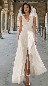 Flaunt your bohemian spirit in our Bohemian A-Line V-Neck Straps Sleeveless Side Slit Pleats Beach Wedding Dress! With its flowing A-line silhouette, V-neckline, and delicate straps, this dress exudes a sense of effortless beauty. The side slit and pleats add a touch of sophistication, while the train provides a stunning finish. Perfect for a beach wedding, this dress will make you feel like a bohemian goddess.