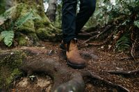 Where form meets function. With a lean profile and square toe, these boots are built for those who walk from the woods to dinner.  #blundstone #blundstoneboots #blundstoneusa #leatherboots #chealseaboots #outfitideas #pacificnorthwest #outdoors