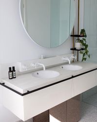 Maximum Australia’s Instagram post: “Bright Onyx bathroom vanities at the stunning Pine Avenue townhouses designed by @thestellacollective Photography by @jesskneebone”