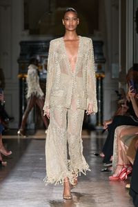 Zuhair Murad Fall 2024 Couture https://www.vogue.com/fashion-shows/fall-2024-couture/zuhair-murad/slideshow/collection#3