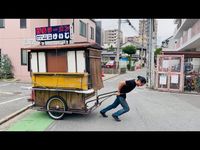 【street food 屋台】A young man pulls and sets up his handcart by only human power. - YouTube