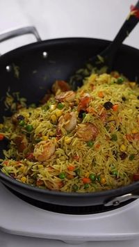 Have you tried this deliciously tasty Nigerian fried rice!🍚😋 Follow: @coredish for more!😋 Via: @kikifoodies