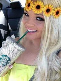 Trisha Paytas. Youtuber. Blndsundoll4mj.