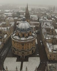 📸: @oxford_uni ​ Serene #campus scenes from the University of #Oxford 😍 ​ ​Turn #dreams into reality and learn what you need to do to achieve admission to one of the best universities in the #world 🌎