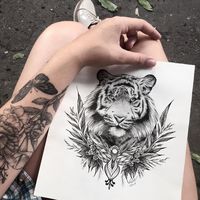 Desenho em preto e branco de tigre feito por Vic Nascimento do Rio de Janeiro.  #tattoo #tatuagem #desenho #drawing #arte #art #tiger #tigre