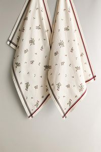 Cotton kitchen towels with holly branch motifs, for Christmas. Set of 2.