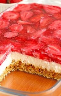 This Strawberry Pretzel Dessert just begging you to make it for your next summer picnic or bbq to serve.