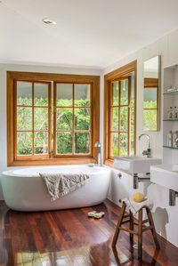 Bath windows & floor