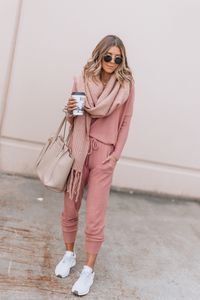 Cozy Outfits to Wear After You've Finished Thanksgiving Dinner | Cella Jane