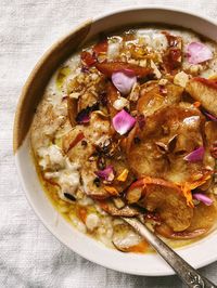 Cardamom and Vanilla Oat Porridge with Cinnamon and Olive Oil Roasted – Brightland