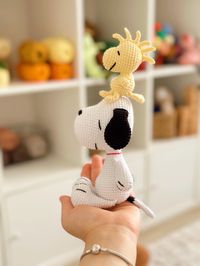 Crochet Pattern For Snoopy&Woodstock (PDF) 💛The product in the image is PDF of this flamingo. It is not a finished product. 💛Page : 9 💛Delivery: Instant download 💛Snoopy's height is 19cm. Woodstock's height 9cm.  Its size may vary depending on the material you use. 💛 Language : English