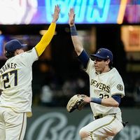 Milwaukee Brewers on Instagram: "A feel good dub 👊"