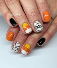 30 Simple and Spooky Halloween Nail Designs