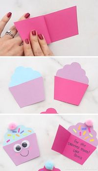 Mother's Day Cupcake Cards - get the free printable template!