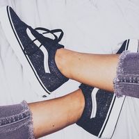 Grunge tumblr style Vans old Skool glitter By: Isa Fredrikze / @isafredrikze ☆ #inspiration #style #vans