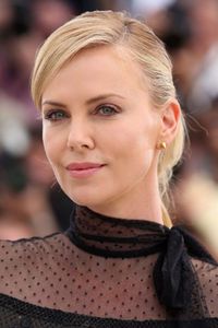 #CharlizeTheron