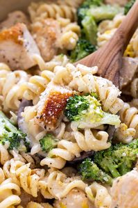 Chicken and Broccoli Pasta - Jessica Gavin