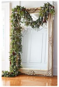 Gorgeous festive garland!   LOVE that frame!!