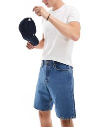 Shorts by Jack & Jones Short cut to summer style Regular rise Belt loops Functional pockets Straight fit