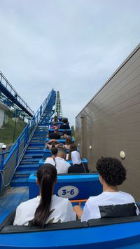 on ride pegaze express, parc asterix