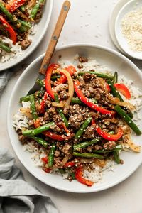 A simple Ground Beef Stir Fry featuring budget-friendly lean ground beef, veggies, and a simple sweet-and-savory sauce, done in 30 minutes.