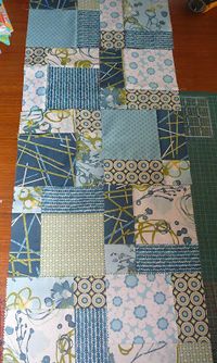 Patchy Work of Mini Grey: Disappearing 9 Patch Table Runner Tutorial.