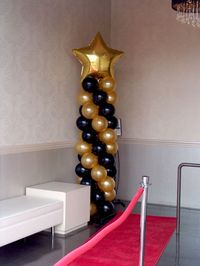 Hollywood Theme Centerpieces | Hollywood themed party balloon decorations | graduation ideas