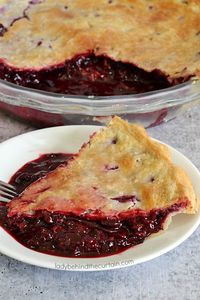 This delicious Sugar Free Razzleberry Pie is a little bit juicier then a pie made with granulated sugar but is full of berry flavor and perfect for someone