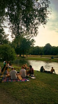 #picnic #friends #lake #forest #englischergarten #cottagecore #summer