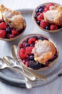 12 Desserts You Can Make in a Slow Cooker: Berry Cobbler