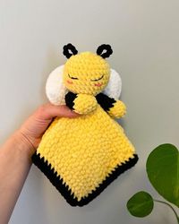 OliyankoAmi - Amigurumi Crochet Patterns on Instagram: "📣 Ready or not! First TESTER CALL is out! 📣

‼️READ TILL THE END FOR INSTRUCTIONS ON HOW TO APPLY 

First of all, I want to say HUGE thank you for all your comments and messages under my announcement post. It means more to me than you know and without all of you, I wouldn’t even be able to share this with you right now ❤️

✨ I have finally decided to put all my best selling Lovey patterns for beginners into a BOOK! 📕 It’s a massive step for me, but I can make it happen only thanks to all of you that had supported me throughout my journey! ❤️

✨In collaboration with @hobbii_yarn who #sponsored a huge amount of their awesome #hobbiihoneybunny yarn I’ve been remaking all Lovey patterns to be even more simple and suitable for beginners