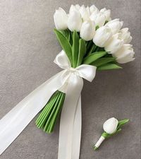 White Bouquet - Wet Tulip Bouquet Bridal- Bride's Hand Bouquet - Tulip Bride Flower - Boutonniere - Tulip Bride Flower-Engagement Flower We are here for you with our wonderful Wet Tulip Bouquets to accompany you in your engagement/engagement/wedding photo shoots. Our wet tulips are long-lasting and stylish and elegant. It looks like a real tulip. THEY ARE NOT LIVE TULIP. -BOUQUET DETAILS Our bouquet was prepared using 18 - 25 first quality wet tulips. We prepare the groom's boutonniere as a gift