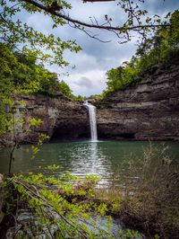 Our North Alabama Ambassador Huntsville Adventurer put together this great list of two-mile hikes in north Alabama! This weekend is the perfect time to cross one of these off your list. #visitnorthal #northalabamaambassador #twomilehikes