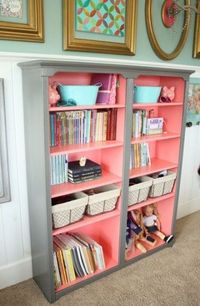 One color on the outside and another in the inside of a book case!