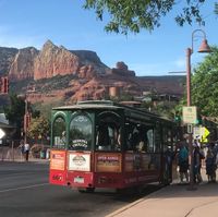 Set against the striking backdrop of Sedona’s red rocks, relaxed small-town atmosphere, lush forests, and desert mountain clime, Sedona Trolley offers extensive narrated tours of the city’s sights, history, geography, and culture. There are few tours that present as wonderful of an opportunity as Sedona Trolley does to see what Sedona has to offer to the interested traveler! @americanonorimono @sedonatrolley