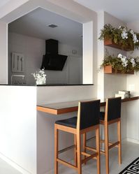 Mesa de parede: 64 ideias para ajudar a economizar espaço na sua casa