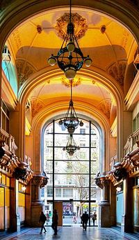 Palacio Barolo,Entrance Hall,Buenos Aires,Argentina. Architect  Mario Palanti (Italian,1885-1978). Паласио Бароло, Вестибюль, Буэнос-Айрес, Аргентина. Архитектор Марио Паланти (Итальянский, 1885-1978). 帕拉西奥巴罗洛，门厅，布宜诺斯艾利斯，阿根廷。 建筑师 马里奥 Palanti （意大利，1885年至1978年）.  Photo:Beatrice Murch