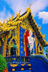 #thailand #thailandtravel #chiangrai #Bluetemple #temple #templearchitecture #blue #photography #photooftheday #travel #travelphotography #explore #adventure #adventuretravel #wanderlust