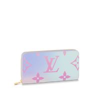 LV EASY POUCH ON STRAP M80349 Part of the Spring in the City Collection, this version of the Zippy Wallet combines two different sizes of Monogram canvas with colour gradations inspired by the many shades of the sky. This iconic wallet is noted for its secure, zip-around format and well-organised interior with ample space for cards, banknotes, coins and papers. Product details 19.5 x 10.5 x 2.5 cm / 7.7 x 4.1 x 1 inches(Length x height x width ) Sunrise Pastel Monogram coated canvas Cowhide lini