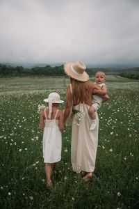 Семейная фотосессия, фотосессия на природе, ромашковое поле, фотосессия в крыму, мама с детьми, мама и дочь