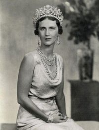 Princess Olga also sat for a series of portrait photos in 1934, wearing the Boucheron tiara, some images included one of her sons