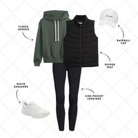 Be the envy of school pickup with these cold-weather approved outfits! Your leggings and oversized sweater never looked so good. #momstyle #momoutfits #coldweatherfashion #winteroutfits #winteroutfitideas #winteroutfitinspo