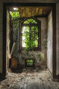 window of time | captured in the abandoned Seminário St. (20… | LichtGespiele | Flickr