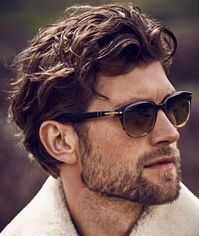 Men's wavy hairstyles