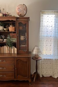 A thrifting maven, Jessica has crafted a cozy, peaceful, cottage vibe in her home, filling it with second-hand treasures – “thrifty grandma,” she calls it. “I try to thrift everything before I buy new. Sometimes the best things find me.”​