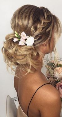 Featured Hairstyle: Elstile; www.elstile.com; Wedding hairstyle idea.