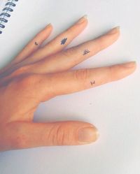 idk who's hand this is but I love the tattoos