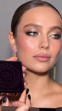 "Holiday Glam Makeup 🤩🥰" Get ready to dazzle this holiday season with a glamorous makeup look. Elevate your festive style with this tutorial, guiding you through creating a stunning holiday glam makeup that captures the spirit of celebration. Shine bright at every holiday gathering! #HolidayGlam #FestiveMakeup #GlamorousLook #CelebrationStyle #HolidayBeauty #DazzlingMakeup